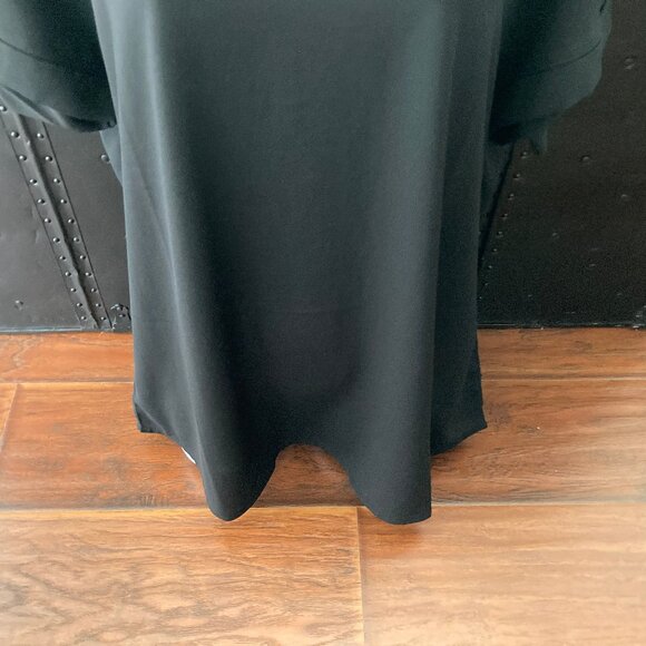 Zenana Black Hemmed Short Sleeve Blouse Large - Picture 3 of 8